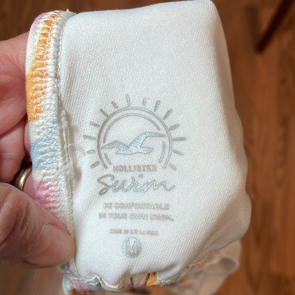 Hollister 2 piece Triangle Bikini set, S, M - Picture 7 of 8